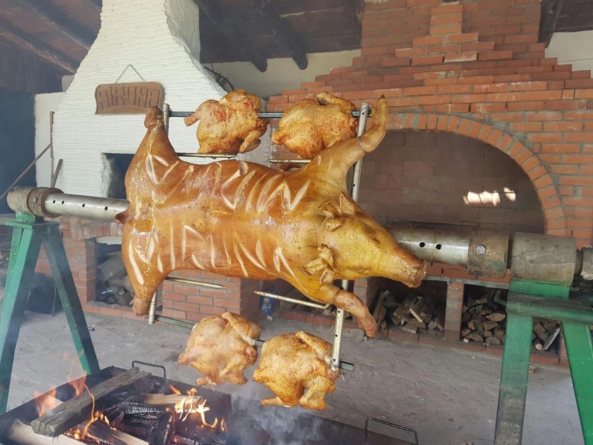 Hotel Miruna Simbata de Sus Ngoại thất bức ảnh
