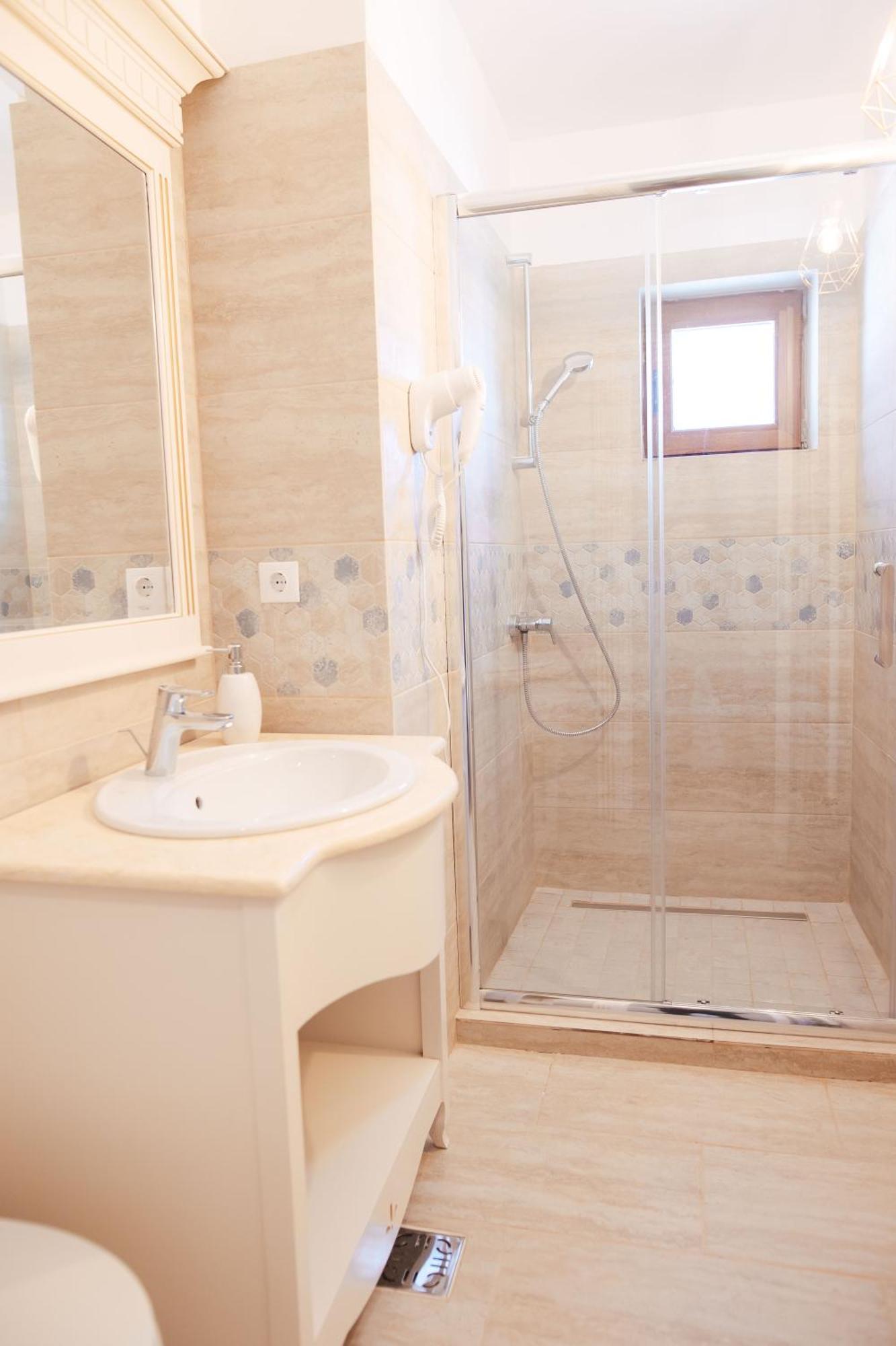 Hotel Miruna Simbata de Sus Ngoại thất bức ảnh