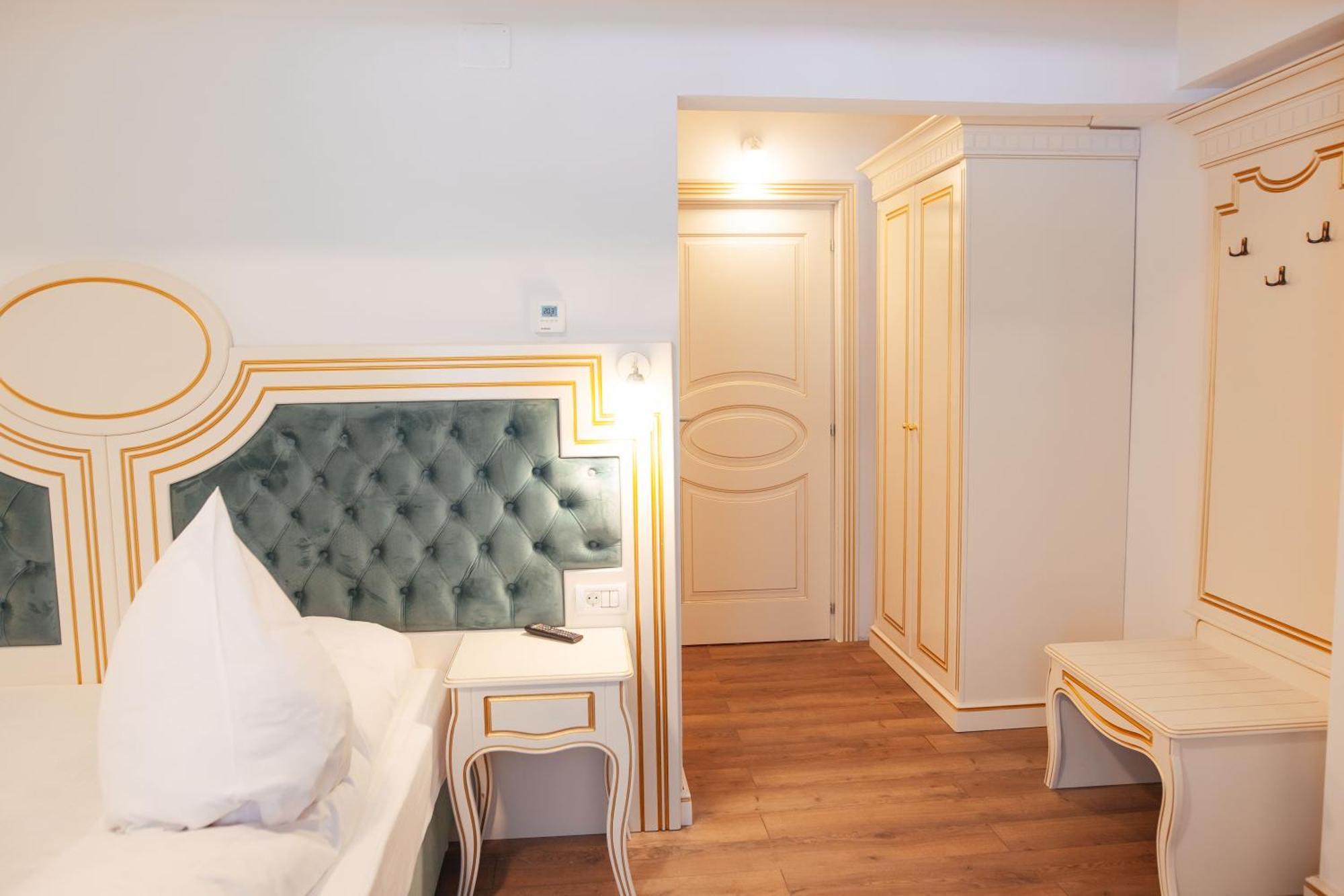 Hotel Miruna Simbata de Sus Ngoại thất bức ảnh