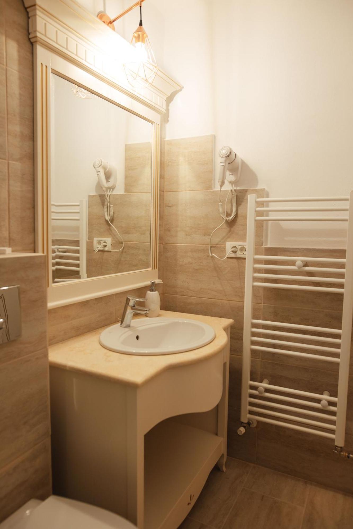 Hotel Miruna Simbata de Sus Ngoại thất bức ảnh